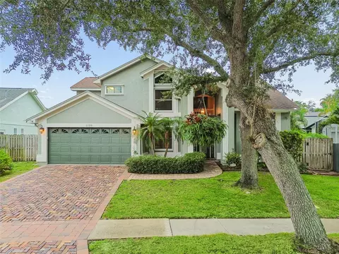 1128 Mainsail Dr, Tarpon Springs, FL 34689