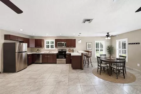 Kitchen - 501 Bryan Rd, Brandon, FL 33511 photo 5 of 8