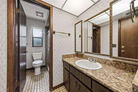 Bath - 501 Bryan Rd, Brandon, FL 33511 photo 4 of 7