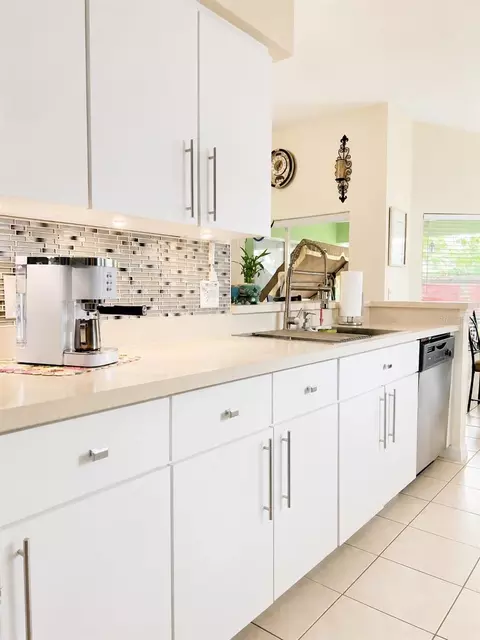 Kitchen - 9708 White Barn Way, Riverview, FL 33569 photo 2 of 3