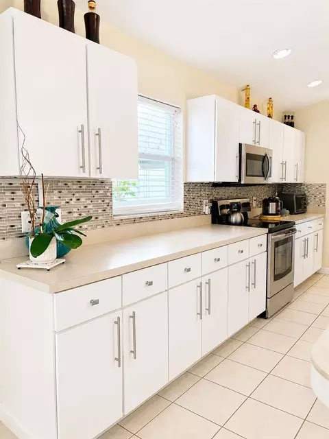Kitchen - 9708 White Barn Way, Riverview, FL 33569 photo 3 of 3