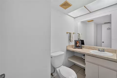 Bath - 1131 Longfellow Rd, Sarasota, FL 34243 photo 1 of 5