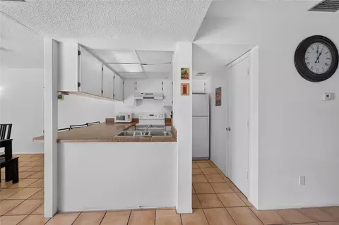 Kitchen - 1131 Longfellow Rd, Sarasota, FL 34243 photo 1 of 4
