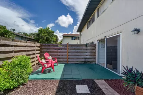 Exterior - 1131 Longfellow Rd, Sarasota, FL 34243 photo 5 of 9