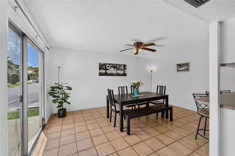 Dining - 1131 Longfellow Rd, Sarasota, FL 34243 photo 2 of 4