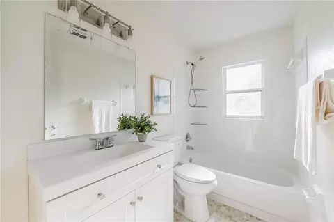 Bath - 1695 Lakeside Dr, Bartow, FL 33830 photo 3 of 3