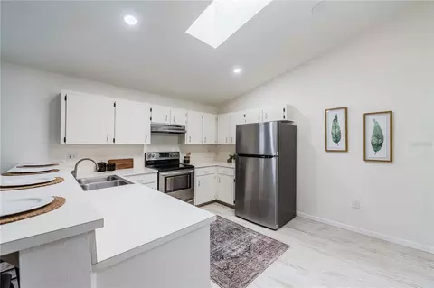 Kitchen - 1695 Lakeside Dr, Bartow, FL 33830 photo 1 of 3