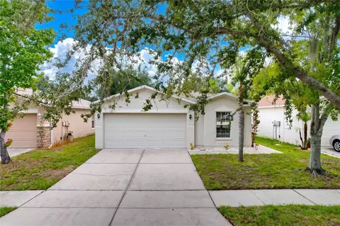 7710 Carriage Pointe Dr, Gibsonton, FL 33534