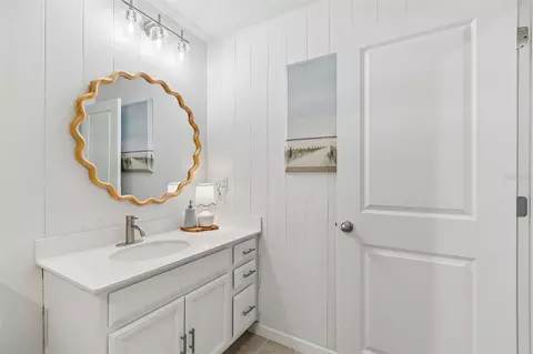 Bath - 11895 Bristol Bridge Rd, Spring Hill, FL 34610 photo 2 of 4