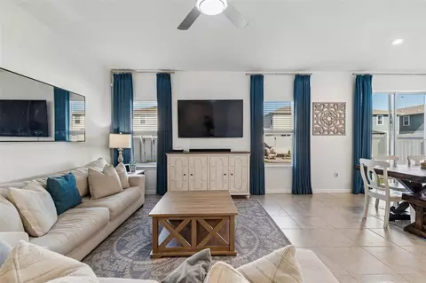Living - 11895 Bristol Bridge Rd, Spring Hill, FL 34610 photo 2 of 4