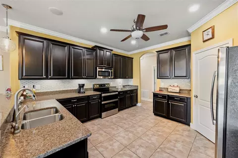 Kitchen - 5009 Jagged Cloud Dr, Wimauma, FL 33598 photo 3 of 5