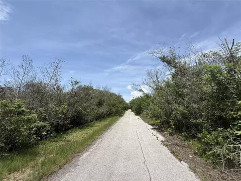 5997 Kracker Ave, Gibsonton, FL 33534