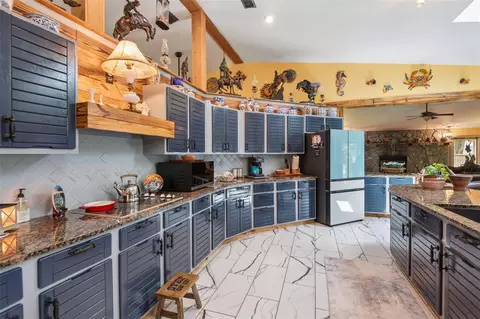 Kitchen - 5318 Sandra Dr, Weeki Wachee, FL 34607 photo 4 of 6