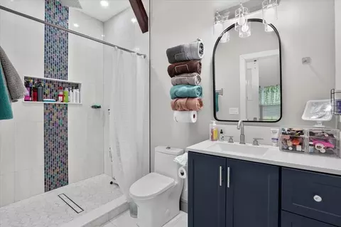 Bath - 205 Cagle Rd, Brandon, FL 33511 photo 6 of 6