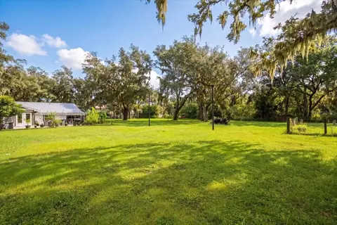 Exterior - 205 Cagle Rd, Brandon, FL 33511 photo 11 of 14