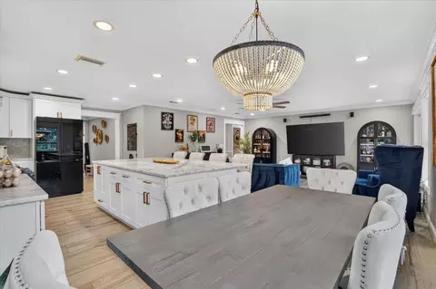 Dining - 205 Cagle Rd, Brandon, FL 33511 photo 2 of 2