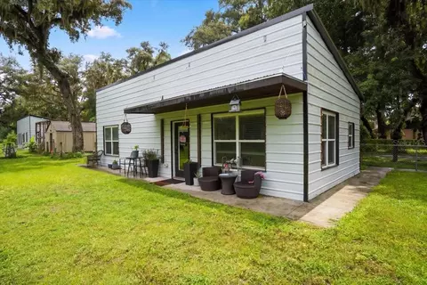 Exterior - 205 Cagle Rd, Brandon, FL 33511 photo 6 of 14