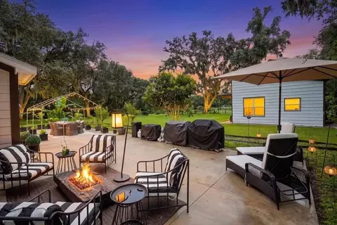 Exterior - 205 Cagle Rd, Brandon, FL 33511 photo 4 of 14