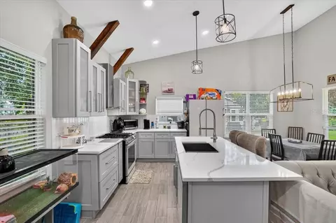 Kitchen - 205 Cagle Rd, Brandon, FL 33511 photo 4 of 8
