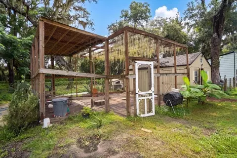 Exterior - 205 Cagle Rd, Brandon, FL 33511 photo 3 of 14