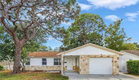 518 62nd Ave NE, Saint Petersburg, FL 33702