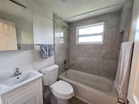 Bath - 1214 Jerry Smith Rd, Dover, FL 33527 photo 1 of 5