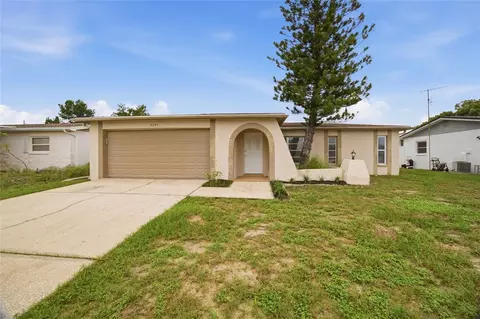 8207 Dedham Dr, Port Richey, FL 34668