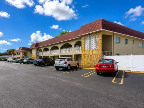6044 22nd Ave N #2, Saint Petersburg, FL 33710