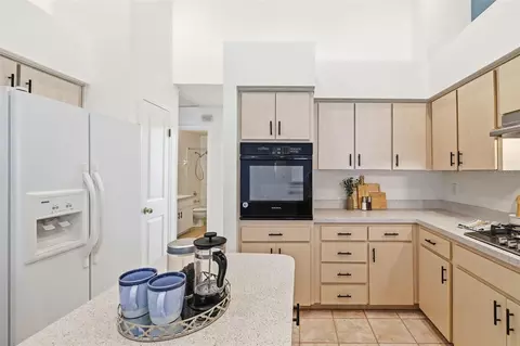 Kitchen - 28331 Openfield Loop, Wesley Chapel, FL 33543 photo 3 of 4