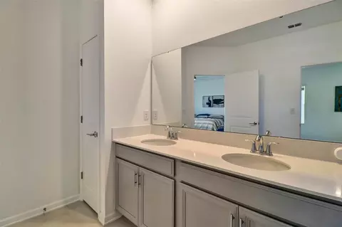 Bath - 6352 Sprucepine Ln, Saint Cloud, FL 34771 photo 4 of 5