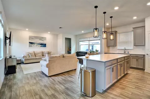 Kitchen - 6352 Sprucepine Ln, Saint Cloud, FL 34771 photo 2 of 2