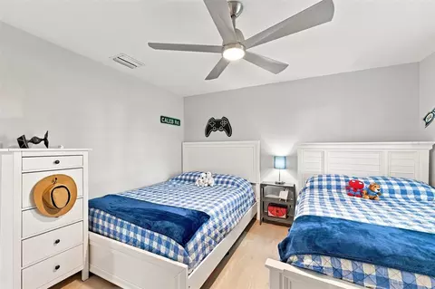 Bedroom - 2119 Gallagher Rd, Dover, FL 33527 photo 2 of 4