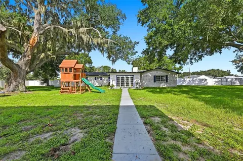 Exterior - 2119 Gallagher Rd, Dover, FL 33527 photo 10 of 12
