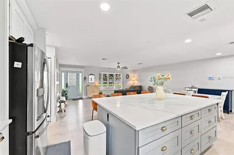 Kitchen - 2119 Gallagher Rd, Dover, FL 33527 photo 5 of 7