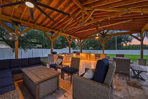 Exterior - 2119 Gallagher Rd, Dover, FL 33527 photo 5 of 12