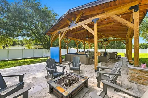 Exterior - 2119 Gallagher Rd, Dover, FL 33527 photo 6 of 12