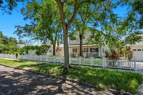 2720 10th St N, Saint Petersburg, FL 33704