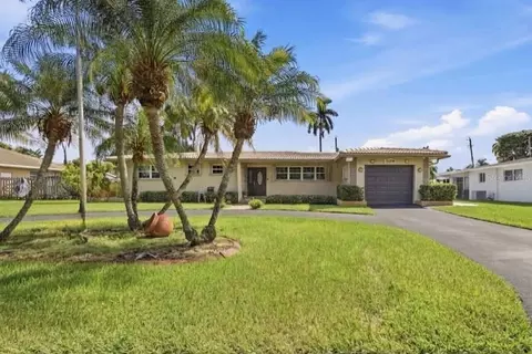 Exterior - 3230 Harrison St, Hollywood, FL 33021 photo 2 of 3