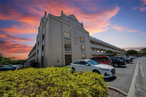 2170 Americus Blvd N #65, Clearwater, FL 33763