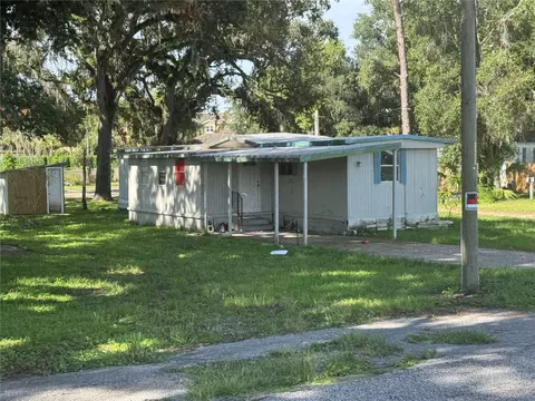 6946 Sylvan Ln, Zephyrhills, FL 33541