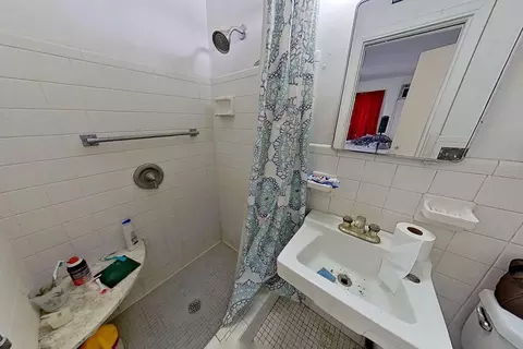 Bath - 810 Orange View Dr, Largo, FL 33778 photo 3 of 3