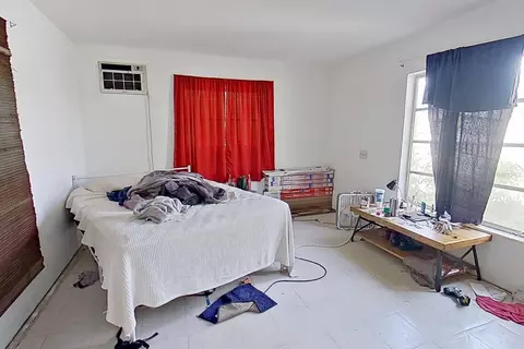 Bedroom - 810 Orange View Dr, Largo, FL 33778 photo 4 of 4