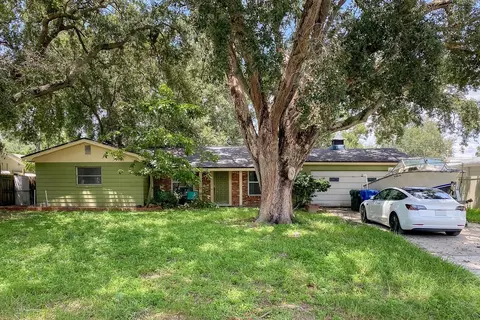 Exterior - 810 Orange View Dr, Largo, FL 33778 photo 1 of 10
