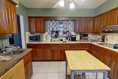Kitchen - 810 Orange View Dr, Largo, FL 33778 photo 2 of 4