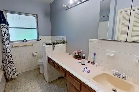 Bath - 810 Orange View Dr, Largo, FL 33778 photo 1 of 3