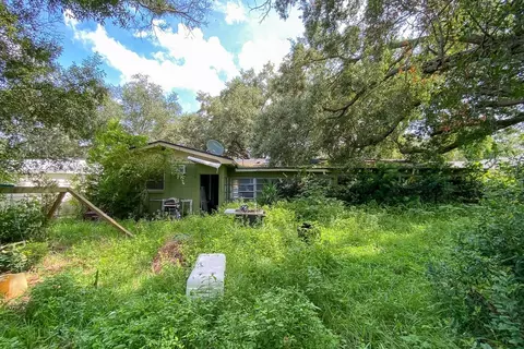 Exterior - 810 Orange View Dr, Largo, FL 33778 photo 6 of 10