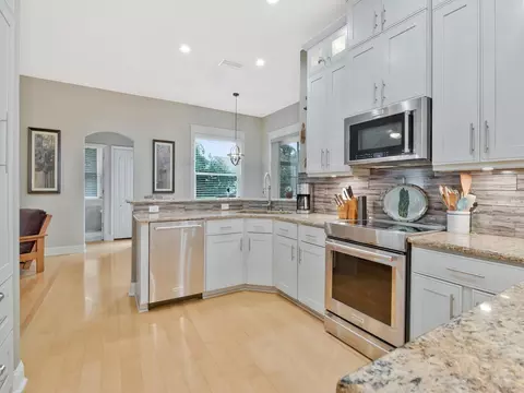 Kitchen - 9209 Waterbird Dr, Riverview, FL 33578 photo 5 of 6