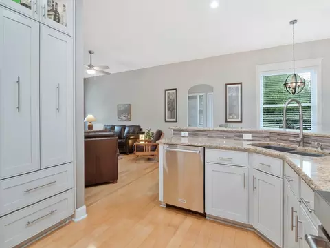 Kitchen - 9209 Waterbird Dr, Riverview, FL 33578 photo 6 of 6