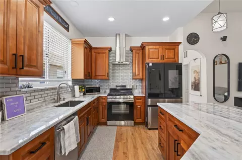 Kitchen - 10429 Tecoma Dr, Trinity, FL 34655 photo 6 of 8