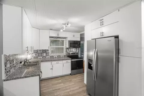 Kitchen - 1663 San Mateo Dr, Dunedin, FL 34698 photo 1 of 6